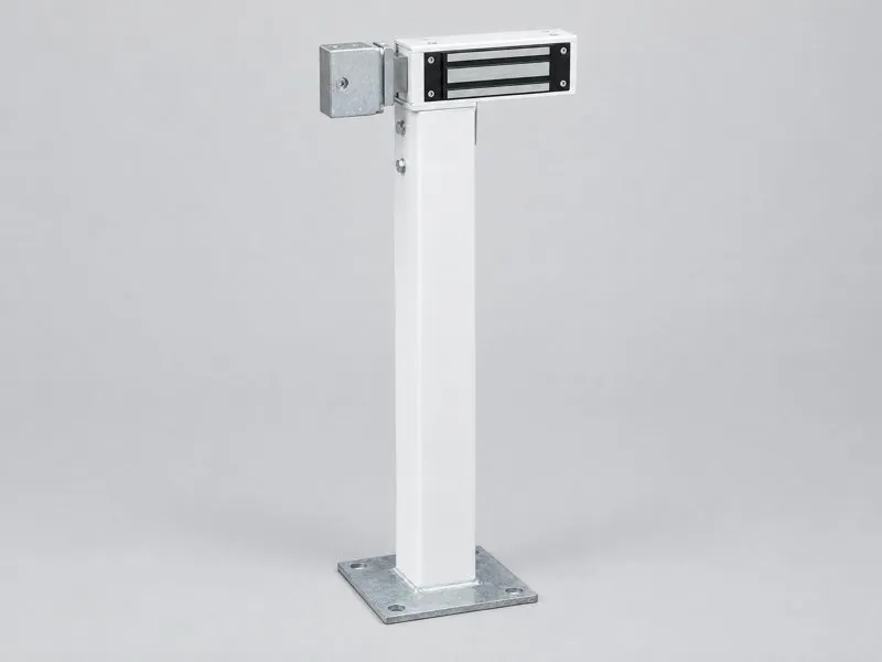 Boom lock and support post for a barrier arm