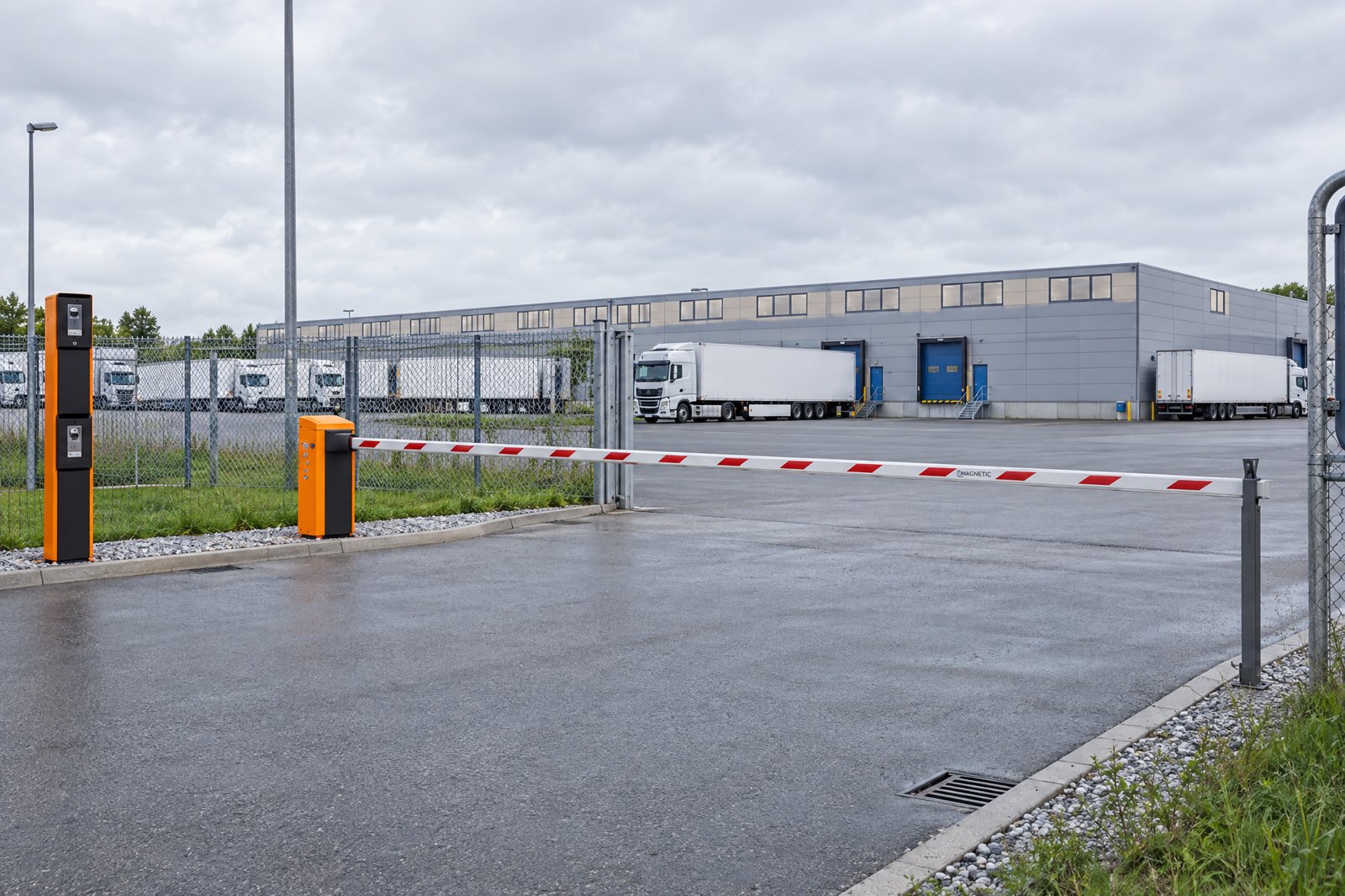 Wide / Truck Lane barrier gate at a industrial & truck lanes site